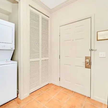 Spacious 3Br Condo With Pool, Near Disney!-3