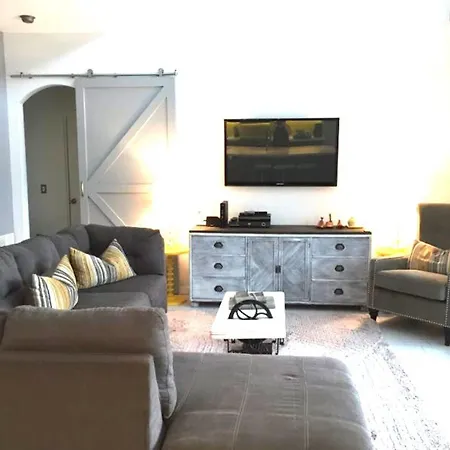 A Wonderful 4 Bedroom Villa With It Own Pool In Glenbrook Resort-2