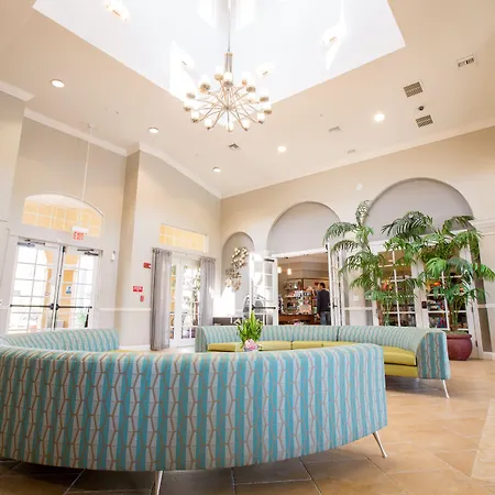 Spacious Vista Cay Condo, Near Universal!-2