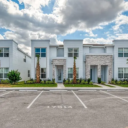 Pleasant Townhome With Private Pool Near Disney-3