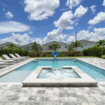 Gorgeous 8 Bedroom Single Home With Private Pool - Ec7724-2