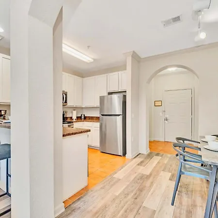 Spacious 2Br Condo With Pool , Near Disney!-2