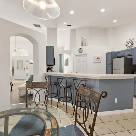 #196-Fantastic 6 Bed Villa With Own Private Pool And Spa With No Rear Neighbors-2