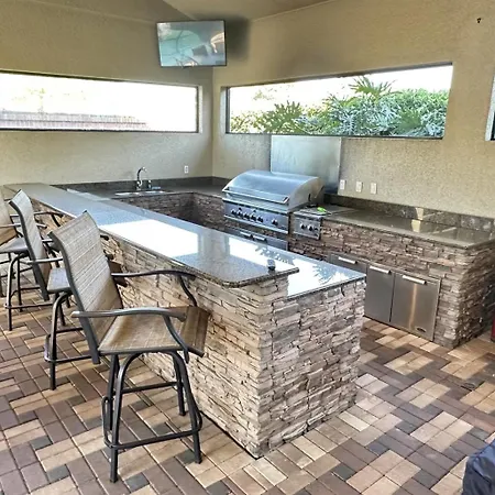 Luxurious Getaway Pool Hot Tub Theater Gym Outdoor Kitchen Bbq 2 Miles To Disney-2