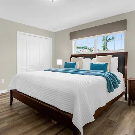 4 Bedrooms 3 Bathrooms Paradise Palms 8963 Cat-3