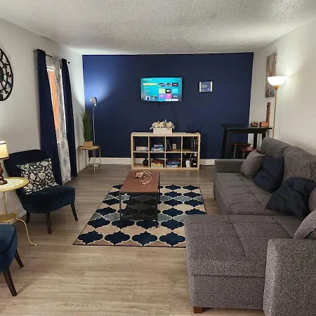 Beautiful 2-Bedroom Condo Near Universal And Other Orlando Attractions, King Bed & Wi-Fi-3