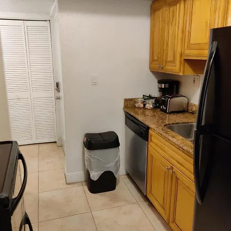 Beautiful 2-Bedroom Condo Near Universal And Other Orlando Attractions, King Bed & Wi-Fi-2