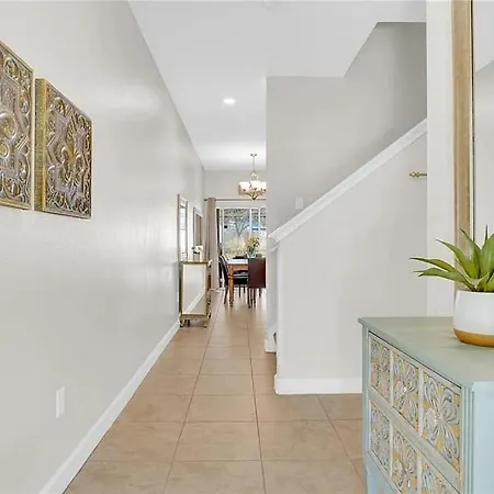 4 Bedrooms 3 Bathrooms Storey Lake 4827 Ct-3