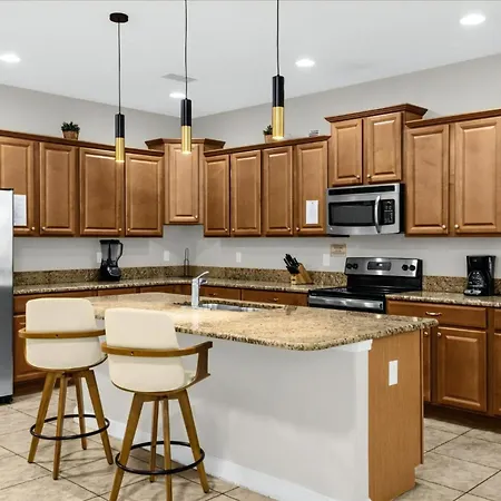 6 Bedrooms 5 Bathrooms Paradise Palms 8941 Cp-2