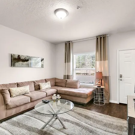 3 Bd 2 Ba Lucaya Village 18-102-2