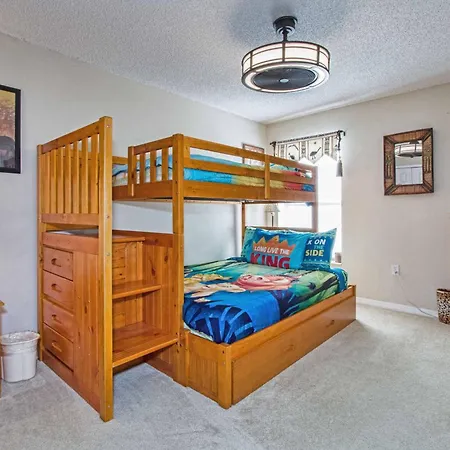 Mickey'S Lake Villa-2