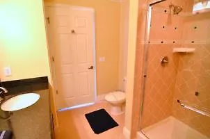 7468Ed 3 Bedroom Condo-2