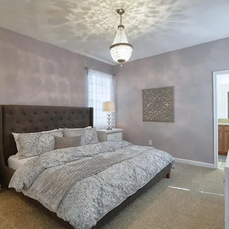 Storey Lake-5 Bedrooms Home W/Pool-1650St-3