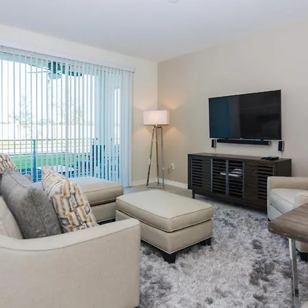 Luxury Apartment At Storey Lake-2