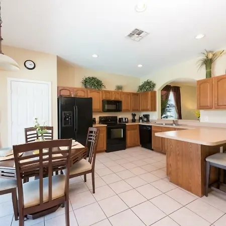 This Amazing 6 Bedroom Property With A Lake View Villa-3