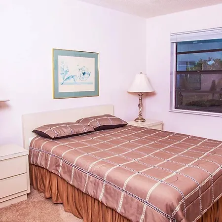 Country Club Condominium-3