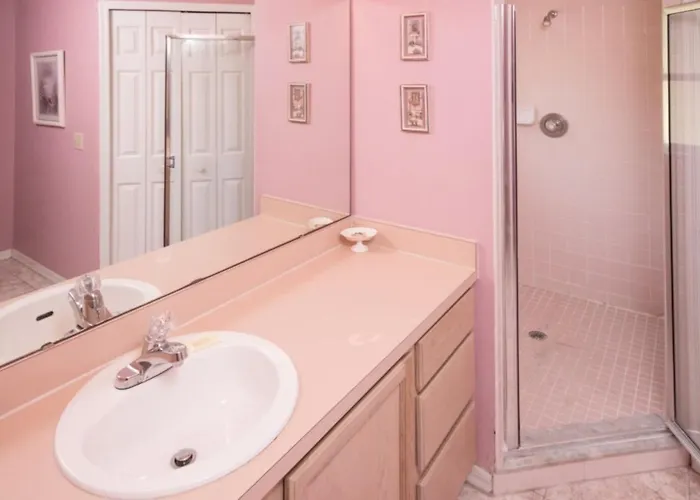 Peaceful Whispering Oaks Villa Orlando