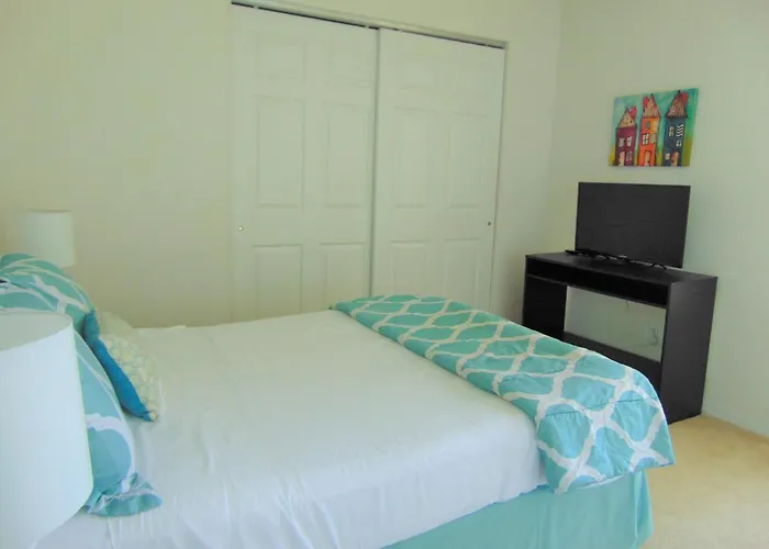 279 Square Meter Luxury Waterfront Home, Private Pool 15 Minutes From Disney! Orlando