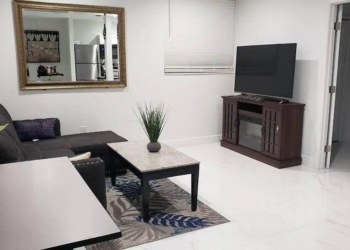 Adorable 1-Bedroom Guest House Orlando