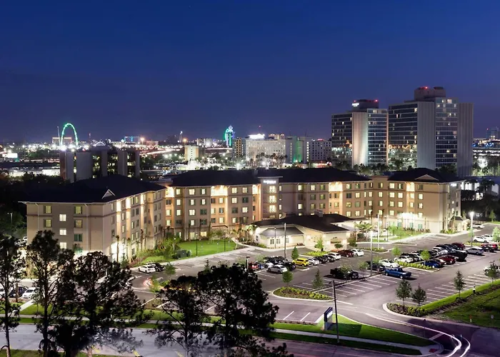 Residence Inn By Marriott Near Universal Orlando Con una pista da Golf