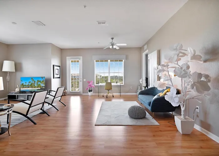 Stunning Vista Cay Lake View Penthouse Loft Near Theme Parks And Walk To The Convention Center Kissimmee
