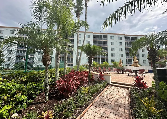 Hotéis perto de Holy Land Experience