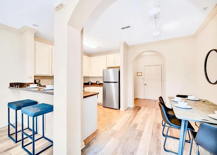 Luxury 2Br Condo - Pool - Near Disney Orlando