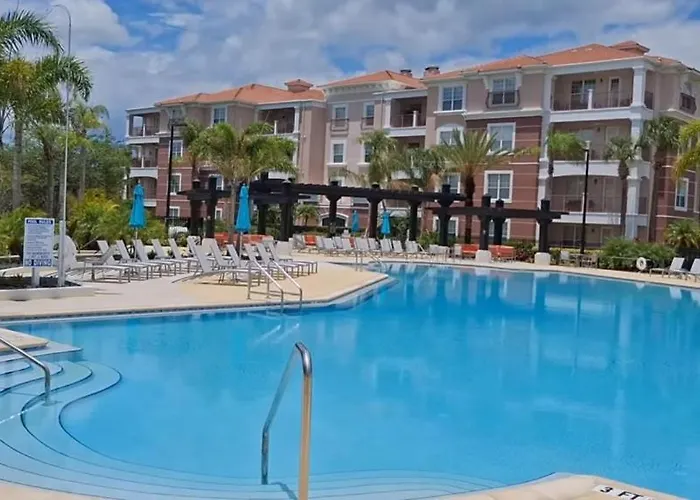 Spectacular Lakeview Serenade Next To Pool Near All Theme Parks And Walk To Convention Center Orlando