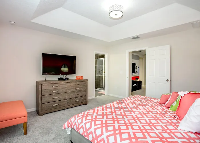 1515Carey Vila Four Corners