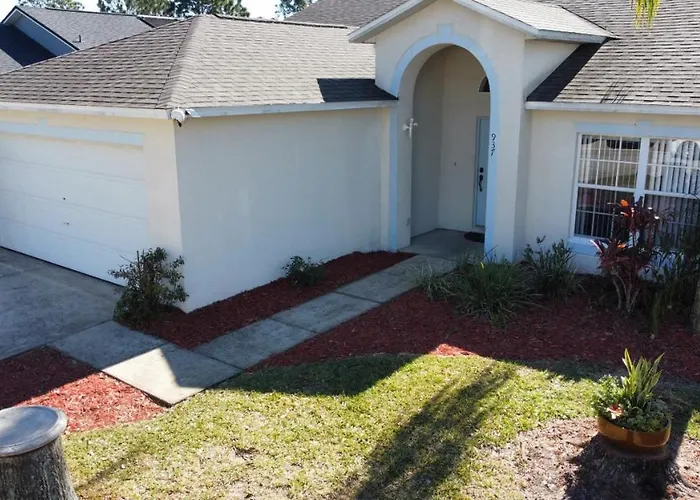 3 Bedroom Villa With Poolside Cinema And Games Room Close To Theme Parks Sleeps 6 Orlando