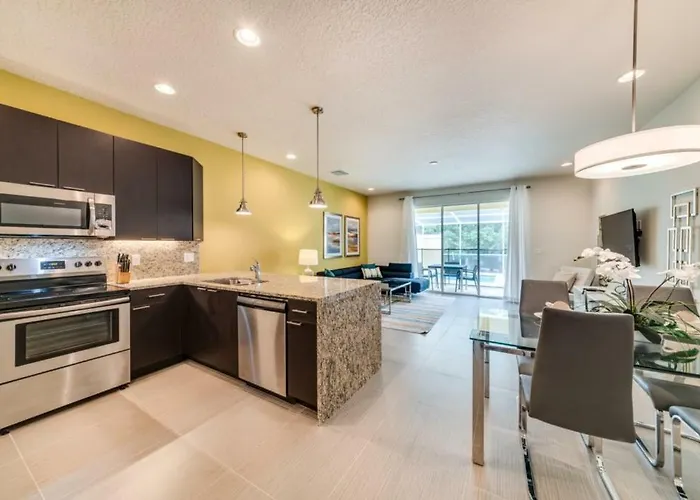 Charming Townhome With Private Pool Near Disney Orlando